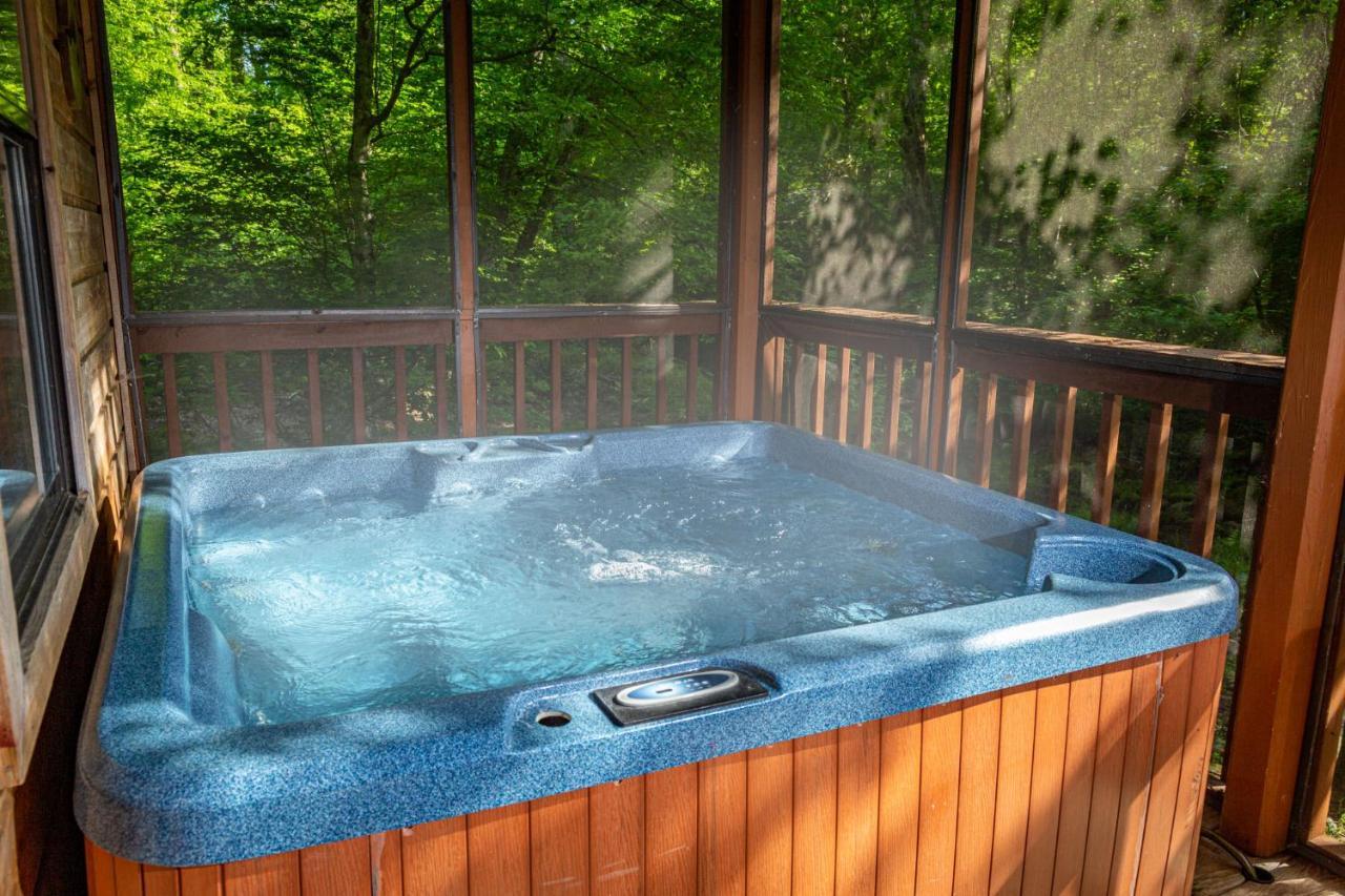 Bear Footin' On The Creek Villa Gatlinburg Eksteriør bilde