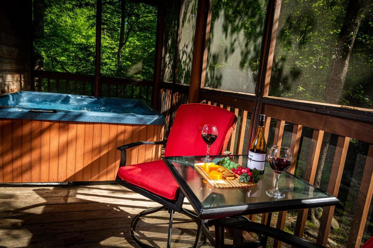 Bear Footin' On The Creek Villa Gatlinburg Eksteriør bilde